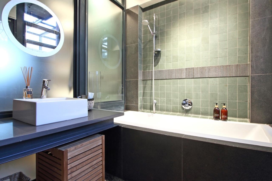 To Let 2 Bedroom Property for Rent in Green Point Western Cape